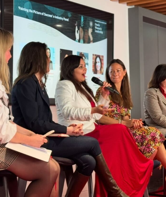 Neelu speaking at Oracle